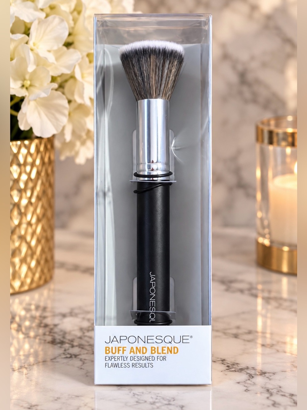 JAPONESQUE 
Buff & Blend Makeup Brush